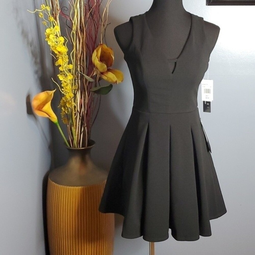 Trixxi Black Lace Trim Dress Size 3 NWT